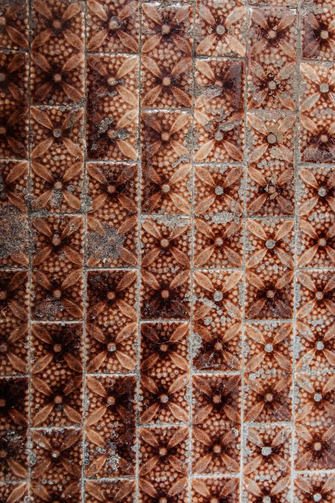 Close-up of the patterned tile around the fireplace in Dr. Rosen's office